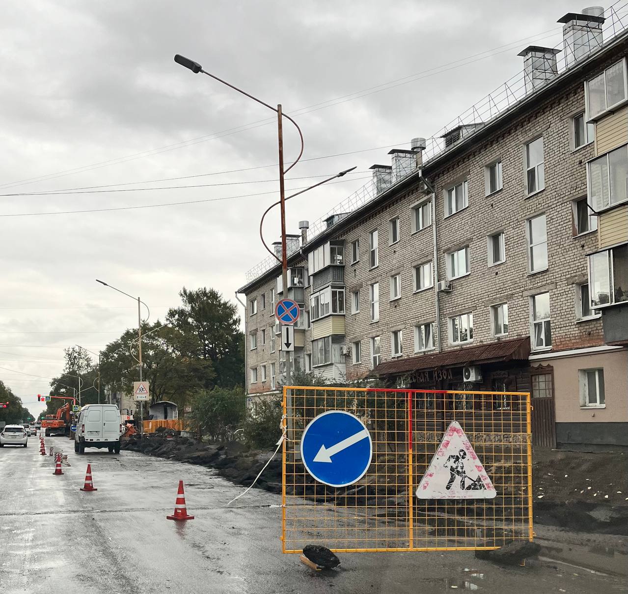 В амурской столице обустроят парковочные места возле детской поликлиники на Ленина 