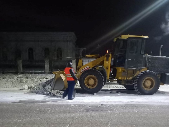 Рабочие ГСТК очистили подъезд к детскому саду