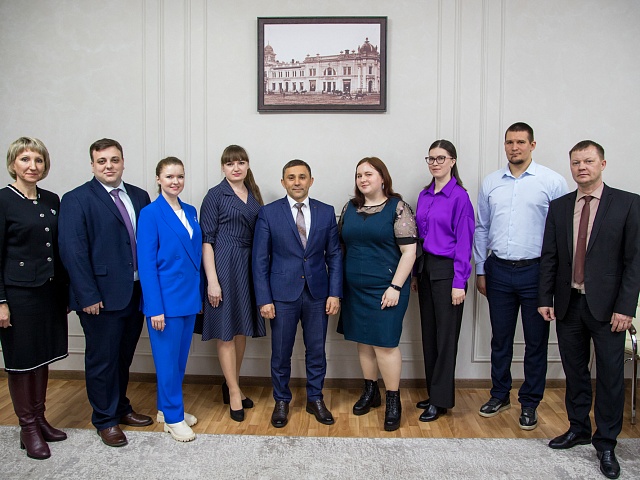 Мэр города Олег Имамеев провел встречу с победителями и призерами муниципального этапа всероссийского конкурса профессионального мастерства «Педагог года-2023»