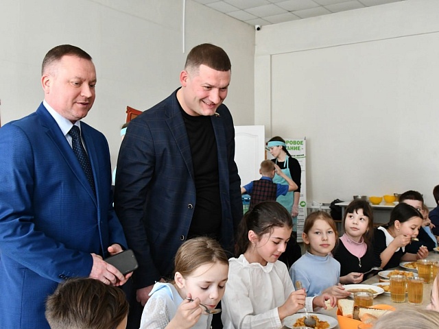 Мониторинг качества школьного питания: в Благовещенске проверили ещё 3 столовых в учебных заведениях