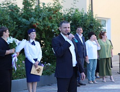 В школах Благовещенска прошли торжественные линейки