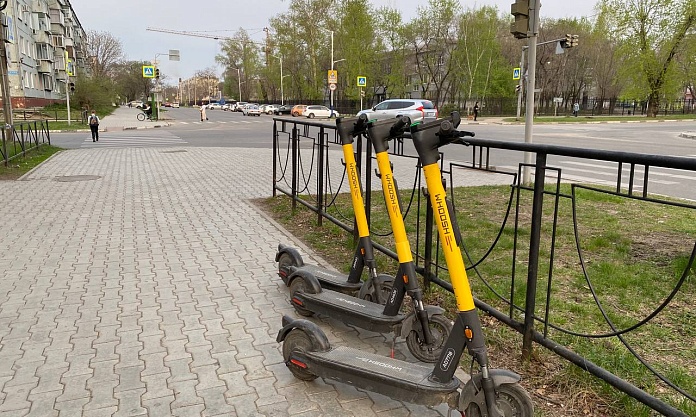 В Благовещенске за сутки вывезли около двух сотен электросамокатов