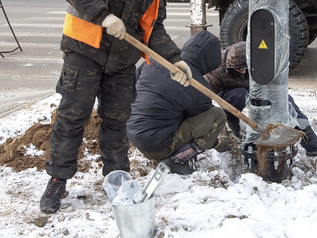 В Благовещенске автоледи возместит ущерб за сбитую в ДТП опору освещения 