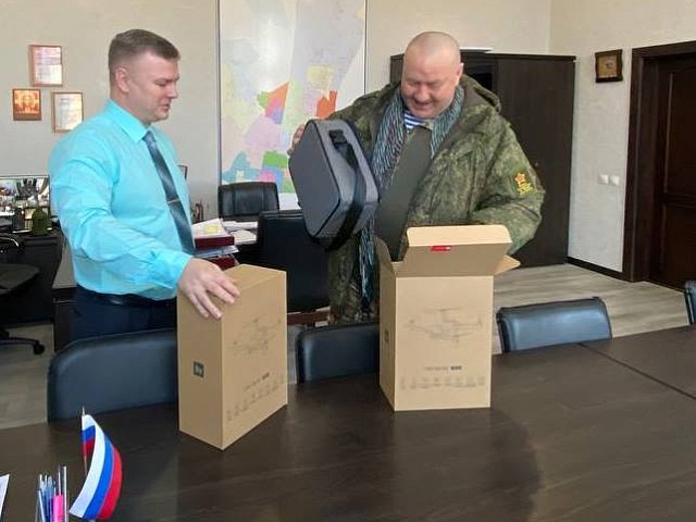 Мэрия передала квадрокоптеры бойцам СВО