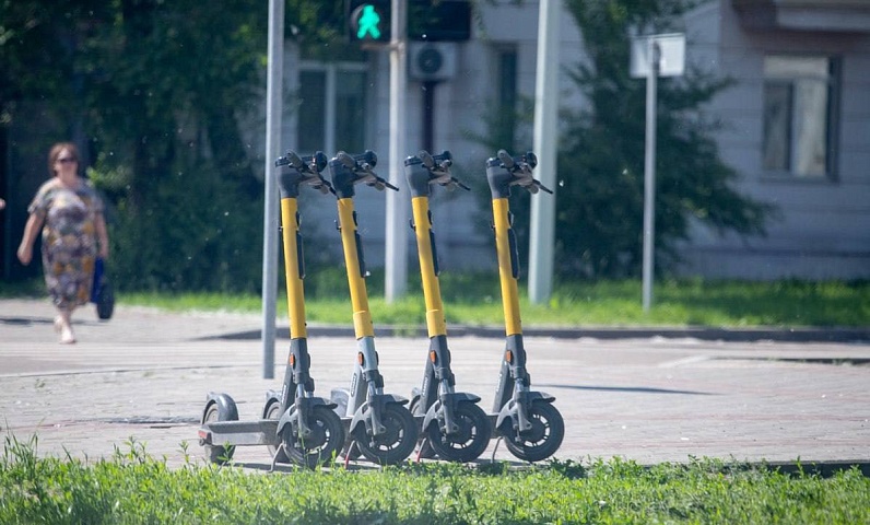 Электросамокатчики понесут административную ответственность за нарушение правил передвижения в общественных местах