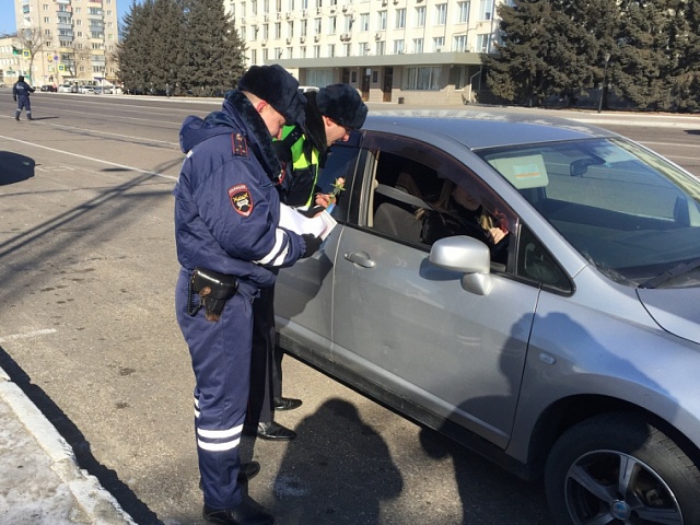 Госавтоинспекция напоминает благовещенцам о правилах перевозки детей