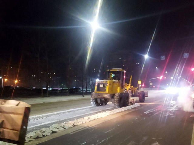 ГСТК в ночь чистил Игнатьевское шоссе и улицу Мухина в Благовещенске 